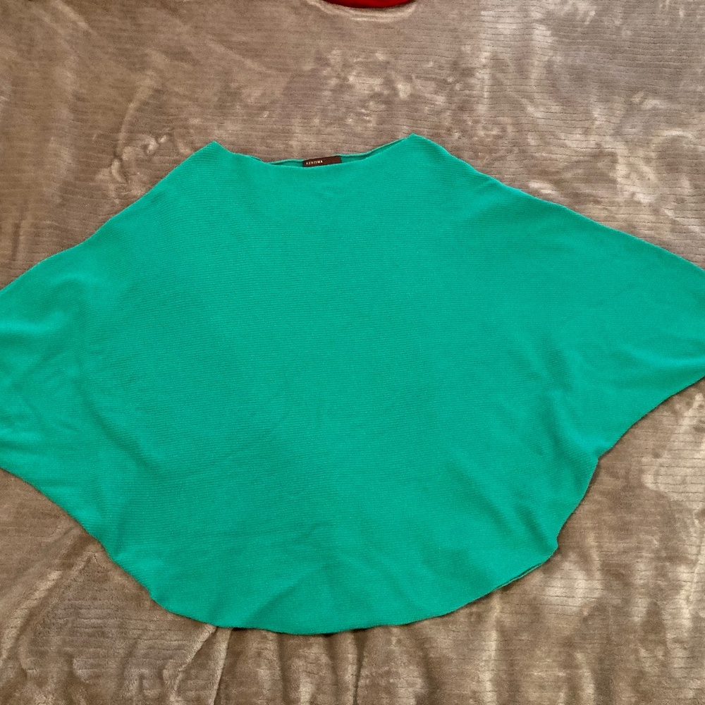 Karisma green sweater with boat neck and batwing sleeves